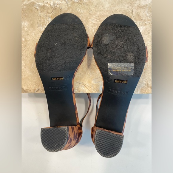 NIB Bamboo Sueded Leopard Print Block High Heel Sandal Sz 10 M - Picture 9 of 11